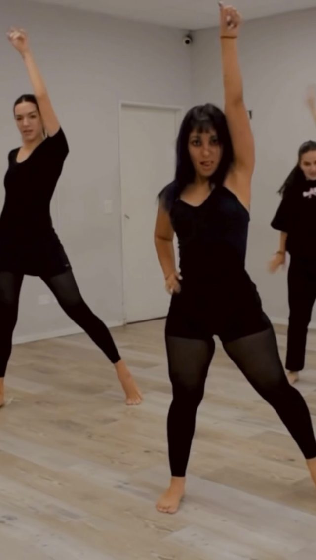 LOKURA x @cukivieytes 💃🏻🎸

Les traemos un montaje de nuestros alumnos/as de 2do año de la Carrera en Jazz 🖤.

¿Qué les pareció? 

Etiquetamos a @lali para que lo vea 👀

#Jazz #Montaje #Carrera #Formacion #Danza