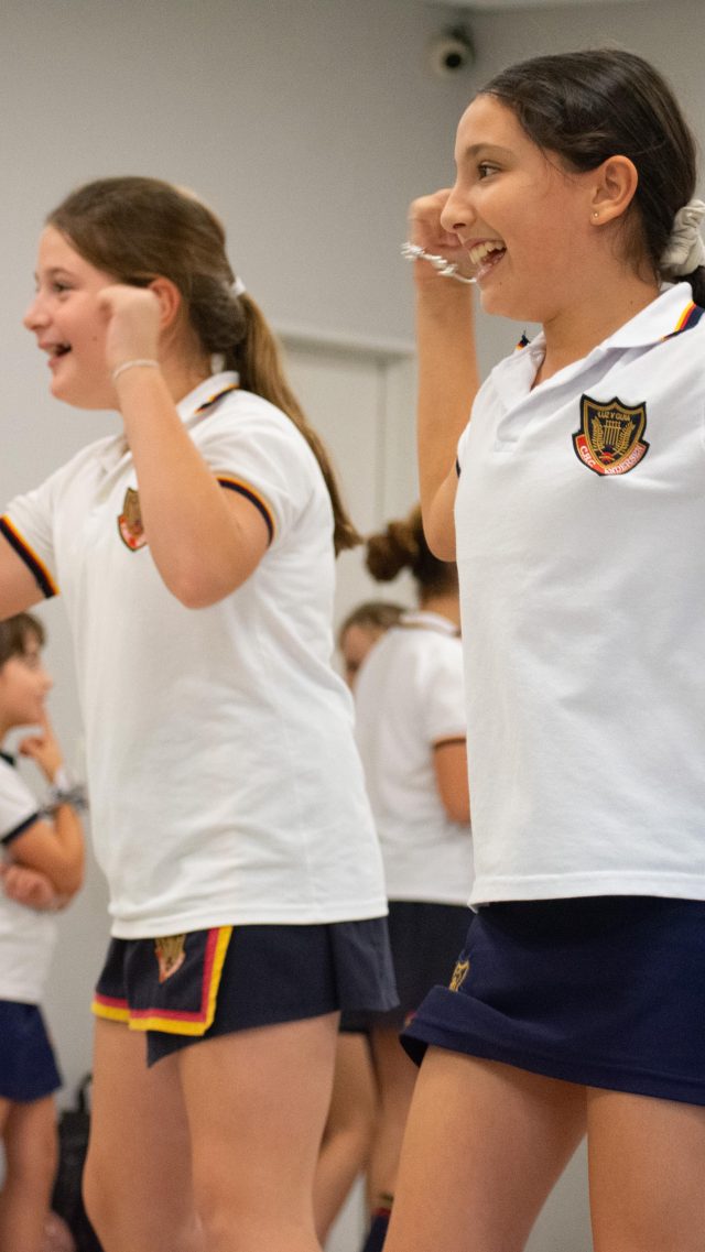Mirá lo fácil que es sumarse en nuestras clases ✅

Tenemos propuestas para todas las edades y estilos 💃🏻🚀

Podes encontrarnos en: 📍Belgrano, Caballito y Palermo 

‼️ Último mes para sumarte y participar de la muestra de fin de año ‼️

¿Qué estás esperando?