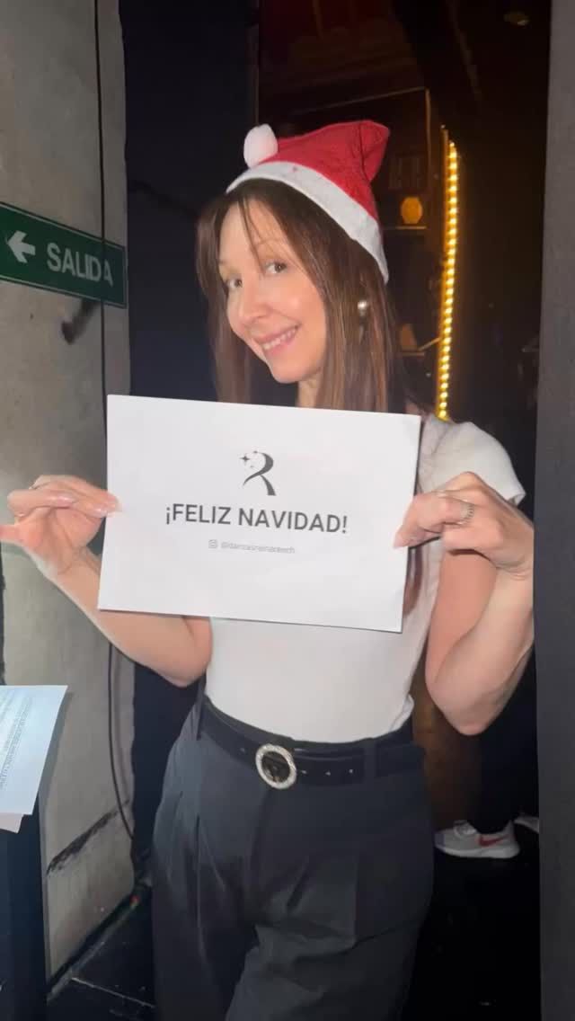 ✨🎄 Feliz Navidad 🎄✨

Gracias a cada alumno y a las familias por acompañarnos durante todo este año tan especial 💫

Cada clase, los ensayos y las muestras. Todo fue posible gracias al apoyo y la confianza de ustedes ❤️

Les deseamos unas fiestas llenas de amor, alegría y momentos compartidos.

¡Gracias por ser parte de nuestra escuela! ✨