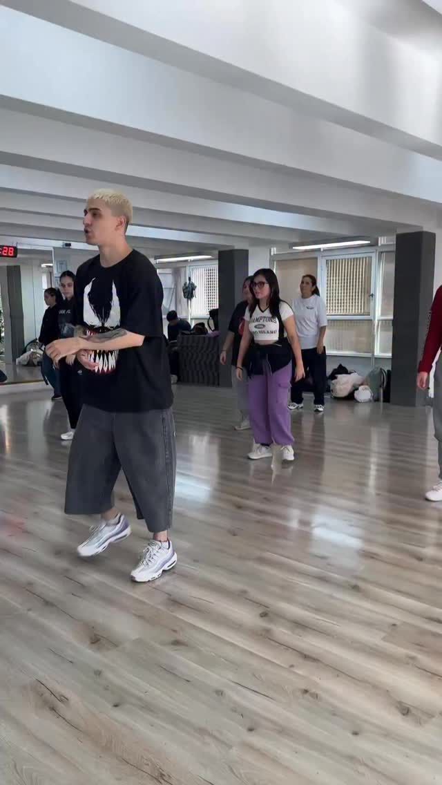 ¡Viví el Taller Preparatorio de TEMPO y llevá tu danza a otro nivel 💥!

📌 Dos clases por día: ✨ Coreografía ✨ Técnica: Hip Hop, Dancehall, Afro Moderno, House, Popping, Locking y Freestyle

📅 Octubre / Noviembre 📍 2 veces por semana
🎯 Directores: @nahuellegui @florencia.nena 
 ⚡ Cupos limitados – asegurá tu lugar y empezá tu formación profesional.

🔗 ¿Qué estás esperando para entrenarte en Tempo?