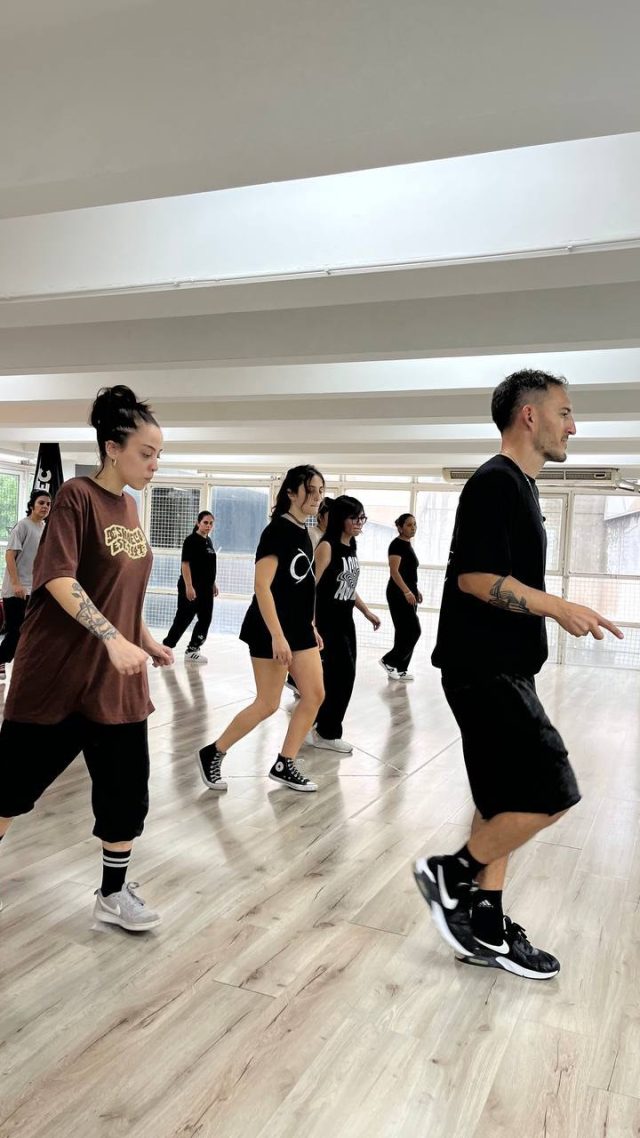 ¡Últimos días para sumarte al Taller Preparatorio de TEMPO 🚀!

¿Querés ingresar a Tempo? Esta es tu oportunidad 💥 

🙌🏼 Vas a cursar 2 clases diarias de: 
🔸 Coreografía y Técnica 
🔸 Hip Hop, Grooves, Afro Moderno, Floorwork, Dancehall, Popping y Freestyle 

¡No te quedes afuera! Pedinos info y preparate para llevar tu danza al siguiente nivel 😎