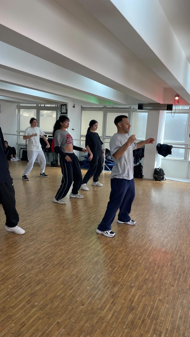 TESTIMONIOS 🔥

Hoy nuestrxs alumnxs nos cuentan un poco más sobre su recorrido en Tempo.

🚨Todavía podes sumarte a la CHARLA INFORMATIVA el día 9/12 a las 14:30 hs en Sede Caballito (Av. Rivadavia 5040 3er piso) 

¿Qué estás esperando? Pedinos info 📲